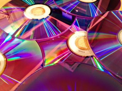 No tires esos viejos CDs y hacé este original y coqueto regalo para mamá en su día, sin gastar de más