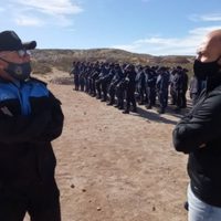 Polémico cántico de la Policía de Chubut: amenazas y represión como eje