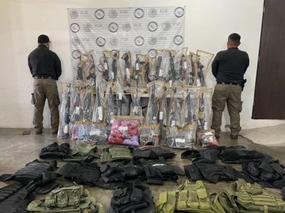 FGR decomisa arsenal en cateo a una casa de seguridad en el municipio de Juárez, Chiapas