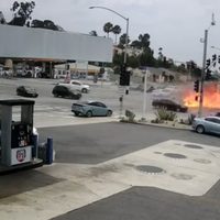 Captan aparatoso accidente provocado por un Mercedes-Benz a exceso de velocidad; mueren 6 (Video)