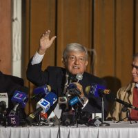 AMLO ordena comisión para negociar por NAIM; van Romo, Urzúa y Jiménez Espriú