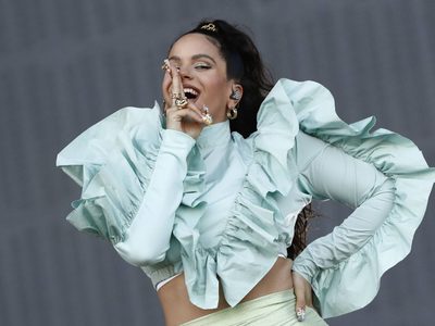 En un "juego de canciones" Rosalía es la mejor. ¡Así canta temas de Shakira y Ozuna!