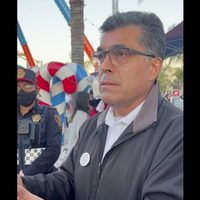 Six Flags intentó sacar a dos hombres por darse un beso: "Muestras de afecto están prohibidas"
