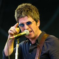 Noel Gallagher publicó una canción inédita de Oasis y aunque tuvo éxito enfureció a alguien