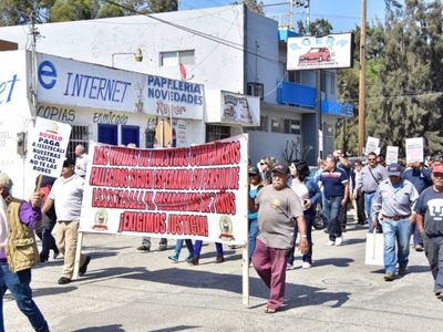Burócratas demandan al alcalde de Ensenada ante presunto peculado por 380 mdp