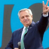 Tras el cruce con la UIA, Alberto retrucó: “Los peronistas todos los días celebramos la industria”