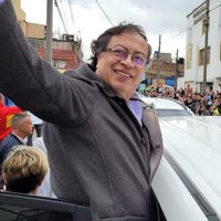 AMLO celebra triunfo de Gustavo Petro en Colombia