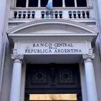 El BCRA prohíbe la compra de pasajes y alojamiento en cuotas con tarjeta de crédito