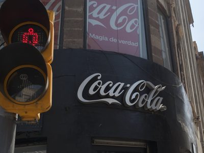 Coca-Cola Femsa aumenta precios a refrescos jugos y agua a partir de mañana