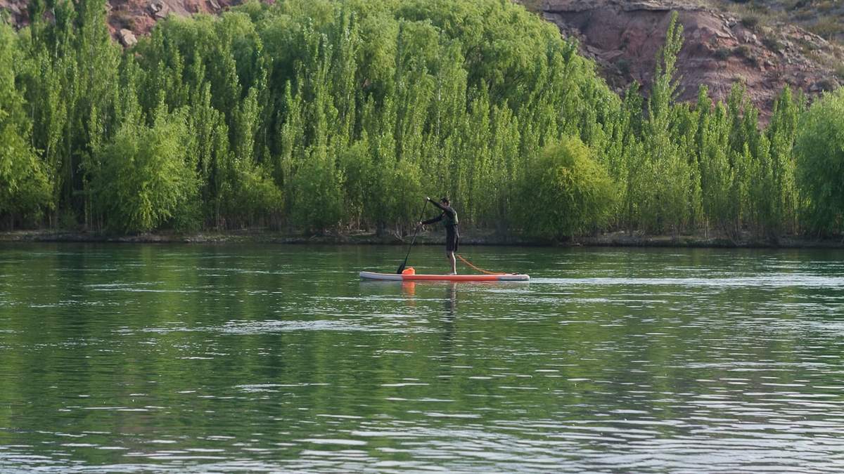 Costa del río Limay. Fuente: (Emiliano Ortiz)