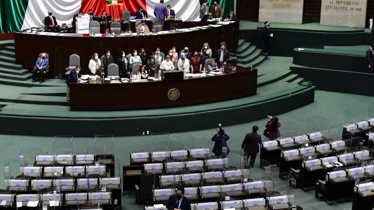 Sesión semi presencial en la Cámara de Diputados