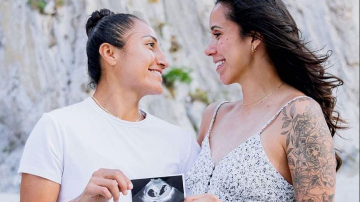 Las futbolistas Bianca Sierra y Stephany Mayor