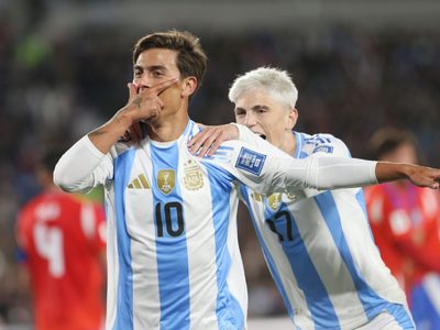 Más puntero que nunca: la Selección Argentina gustó, ganó y goleó a la Roja por las Eliminatorias