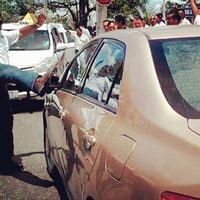 Taxistas hieren a tres presuntos operadores de Uber en Mérida