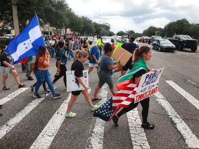 Celebran "día sin inmigrantes" en Florida para protesta por nuevas restricciones