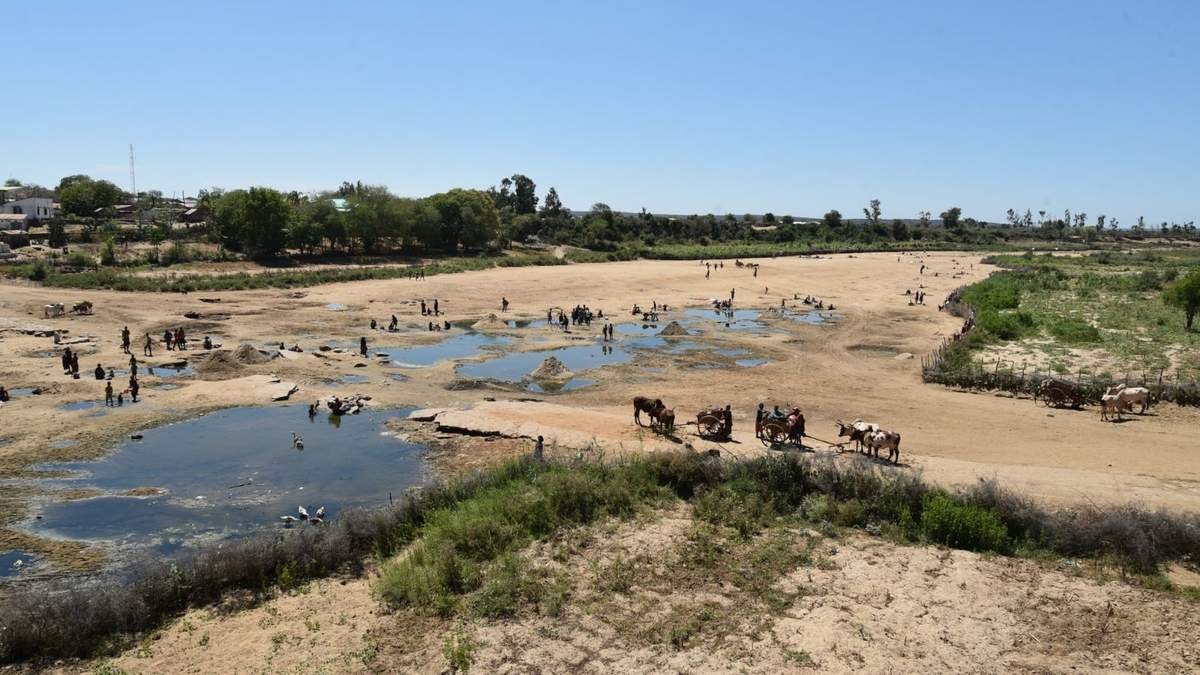Una zona con agua en el extremadamente seco sur de Madagascar. Fuente: (Twitter)