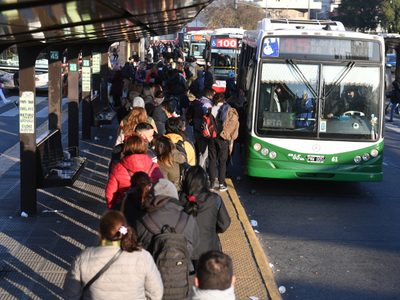 Empresas de transporte amenazan con un nuevo paro de colectivos