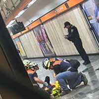 Delicado, uno de los hombres acuchillados en la estación del Metro Tacubaya (Videos)