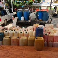 Comunitarios de Guerrero decomisan 14 mil litros de huachicol y detienen a dos empleados de seguridad privada (video)