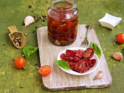Tomates confitados: disfrutalos caseros, más naturales y con posibilidad de guardarlos hasta por un año