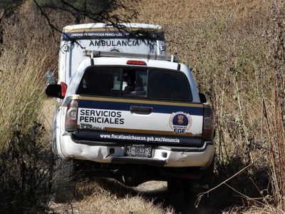 Hallan 11 cadáveres en una fosa clandestina en Tarímbaro, Michoacán