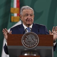 Reforma guardó silencio frente a actos de corrupción de Salinas, Zedillo, Fox, Calderón y EPN: AMLO