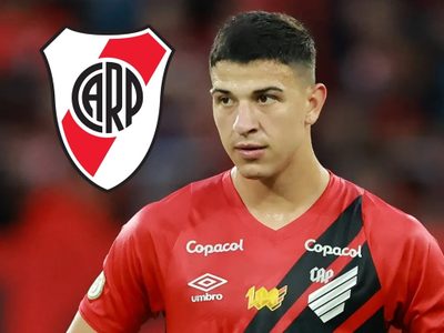 Dejó la puerta abierta: el DT de Paranaense rompió el silencio por el pase de Esquivel a River