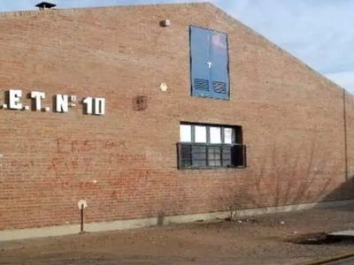 El martes que viene, familias de la EPET N°10 de Plaza Huincul cortarán la Ruta 22