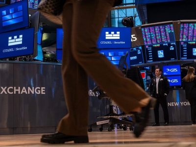 Mal cierre para en febrero: subió el dólar y el Riesgo País