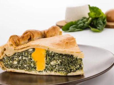 Tarta de espinaca y ricota, súper fácil y con pocos ingredientes: la receta que te salva la cena
