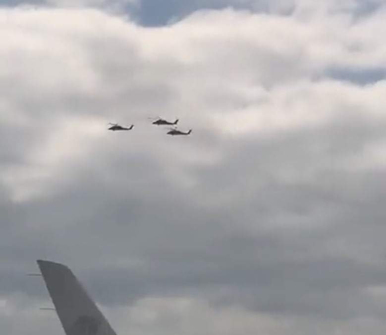 Los tres helicópteros que supuestamente estarían ensayando para el desfile