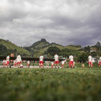Huracán visita a Once Caldas en busca de ventaja