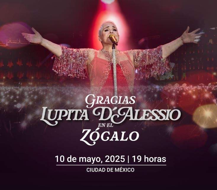 Lupita D'Alessio en el Zócalo