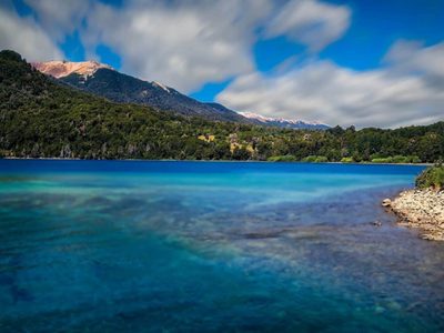 Vecinos advirtieron por posibles derrames de líquidos cloacales en el Lago Correntoso
