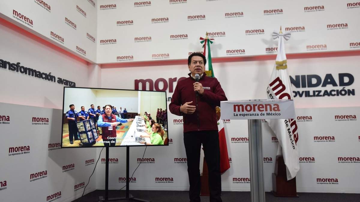 Mario Delgado en la conferencia de prensa