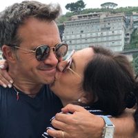 "Pasa en las buenas familias": Sergio Lapegüe y Bochi, su mujer, protagonizaron un video imperdible