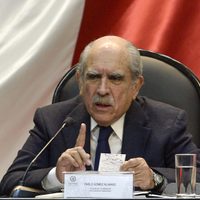 Pablo Gómez rinde protesta ante diputados como titular de la UIF; PRD se abstiene de votar