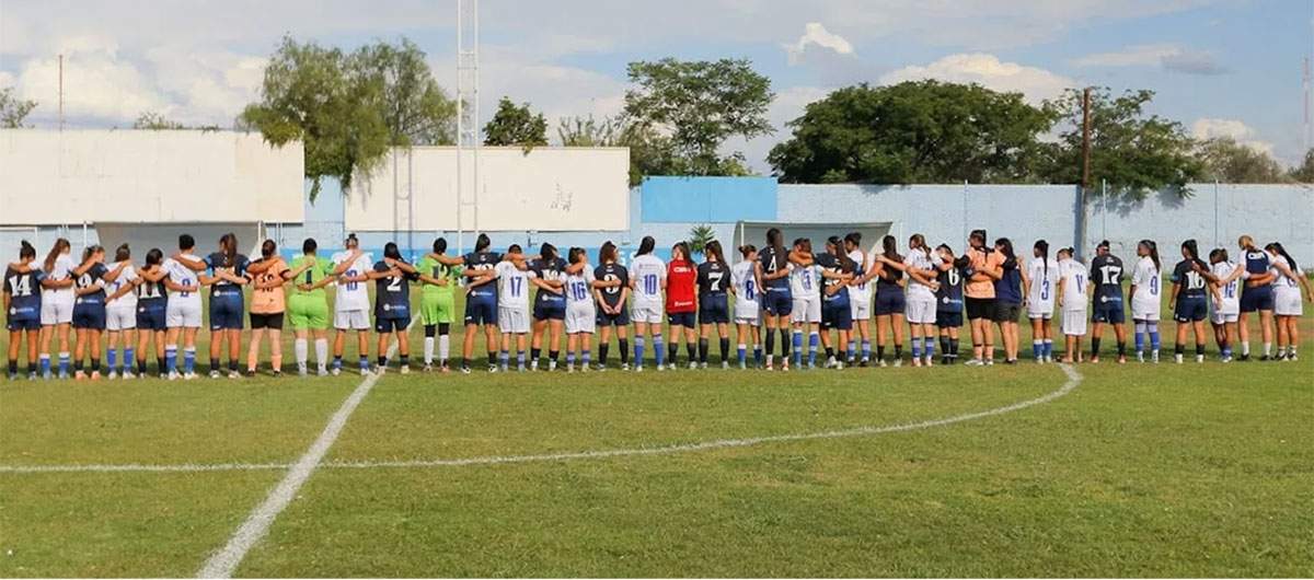 Las chicas le dieron la espalda a la Liga y a la violencia Foto: gentileza Diario UNO.