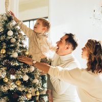 Decorá tu árbol de Navidad como un verdadero profesional con estos sencillos trucos