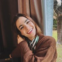 Un básico para tu guardarropas: Agustina Cherri tiene el tapado que todas queremos este invierno