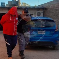 Centenario: secuestran marihuana, un arma, proyectiles y un auto que era buscado en Buenos Aires