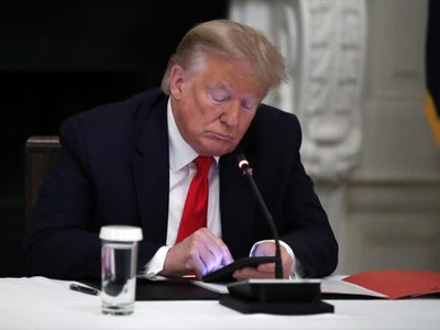 Trump quiere ponerle aranceles del 25% a los productos Apple