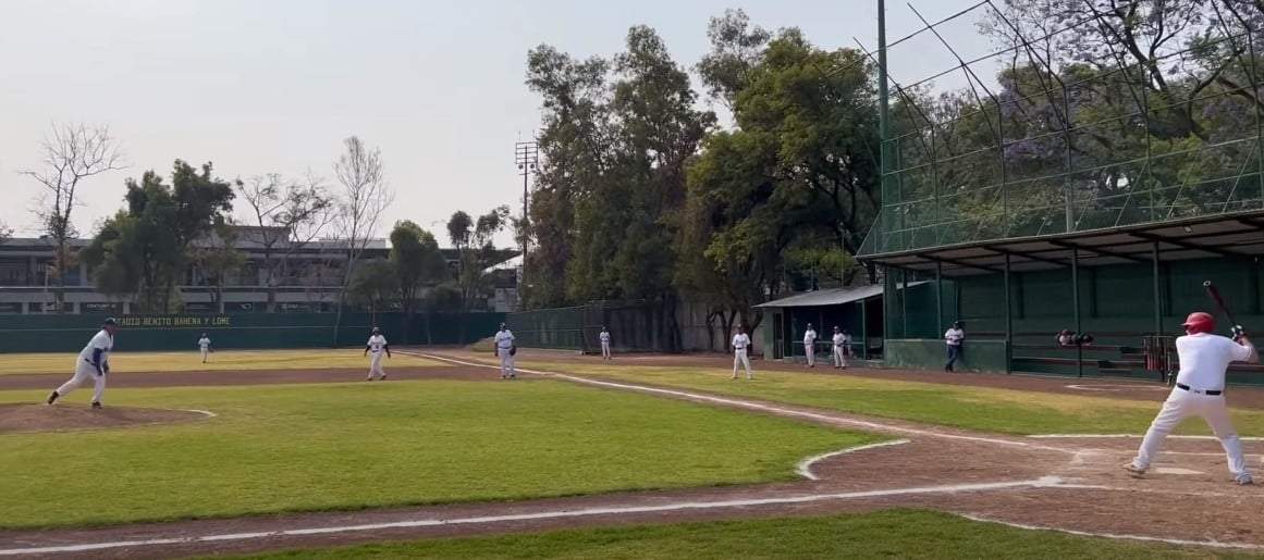 El titular de la Sedena y AMLO al bat