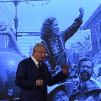 AMLO recuerda a Rosario Ibarra de Piedra: "ella me puso la banda cuando fui presidente legítimo"
