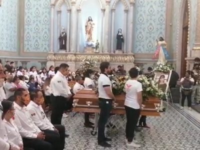 Cientos despiden a candidata de Movimiento Ciudadano asesinada en Moroleón