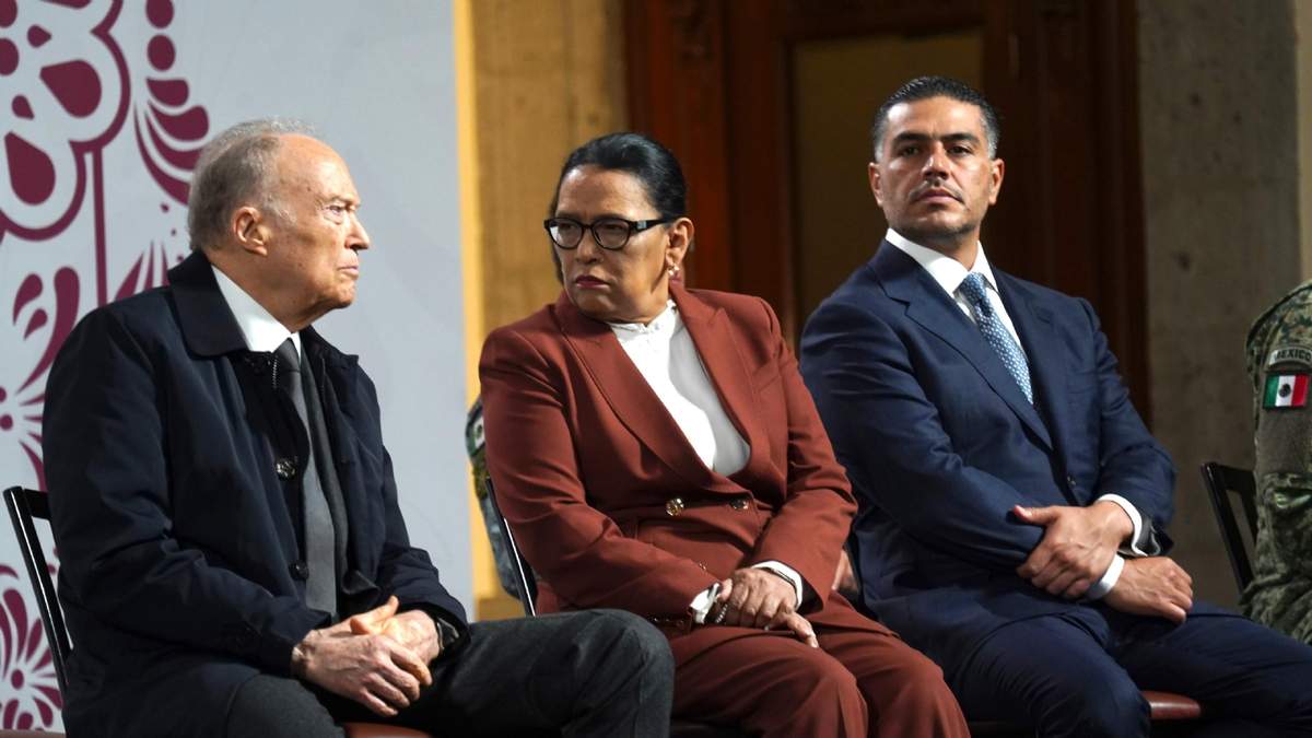 El fiscal Alejandro Gertz y los titulares de Segob, Rosa Icela Rodríguez, y de SSPC, Omar García Harfuch, integrantes del Gabinete de Seguridad
