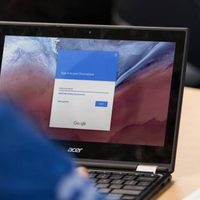 Google anima a los colegios a promover la enseñanza de TI con guías de reparación de Chromebooks
