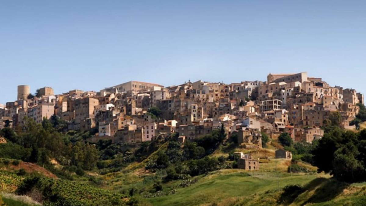 Salemi, pueblo en Sicilia, Italia. Fuente: (Twitter)
