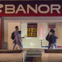Peso gana terreno por el cierre del gobierno de Estados Unidos
