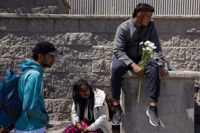 Protestas frente a un centro de migrantes en Ciudad Juárez (México) por la muerte de 40 migrantes en un incendio.